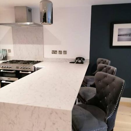 New Town House With *Free Allocated Parking* Appartement Hove Buitenkant foto