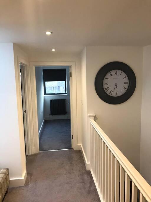New Town House With *Free Allocated Parking* Appartement Hove Buitenkant foto