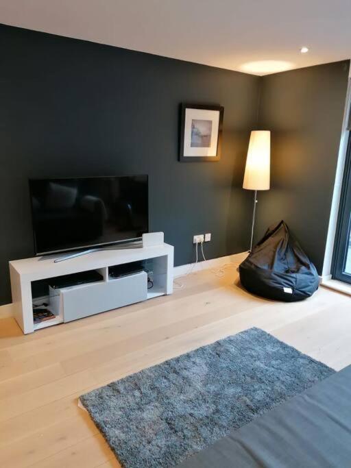 New Town House With *Free Allocated Parking* Appartement Hove Buitenkant foto